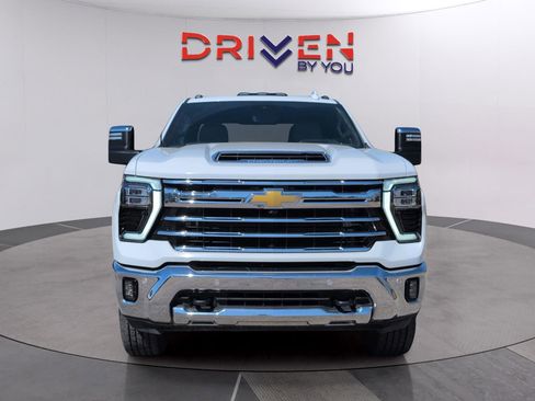 Used 2024 Chevrolet Silverado 2500 LTZ w/ LTZ Premium Package image 2