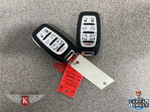 Used 2024 Chrysler Pacifica Touring-L w/ Uconnect Theater Family Group AWD/4WD image 27