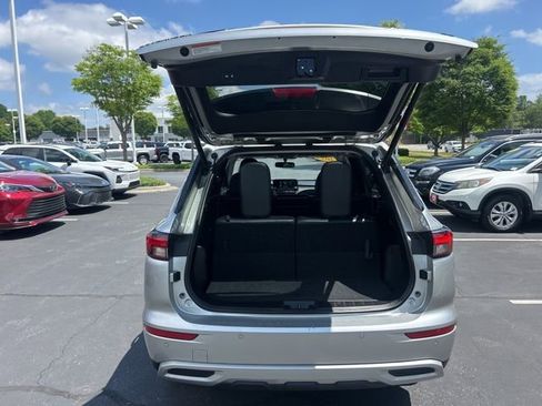 Used 2024 Mitsubishi Outlander SE AWD/4WD image 9