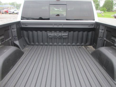 New 2026 GMC Sierra 1500 AT4 w/ AT4 Premium Package AWD/4WD image 9