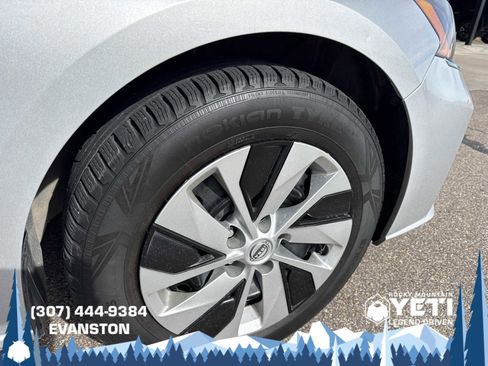 Used 2024 Nissan Altima 2.5 S image 9