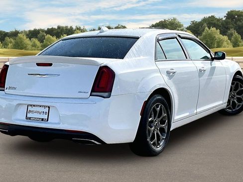 Used 2017 Chrysler 300 S AWD/4WD image 9