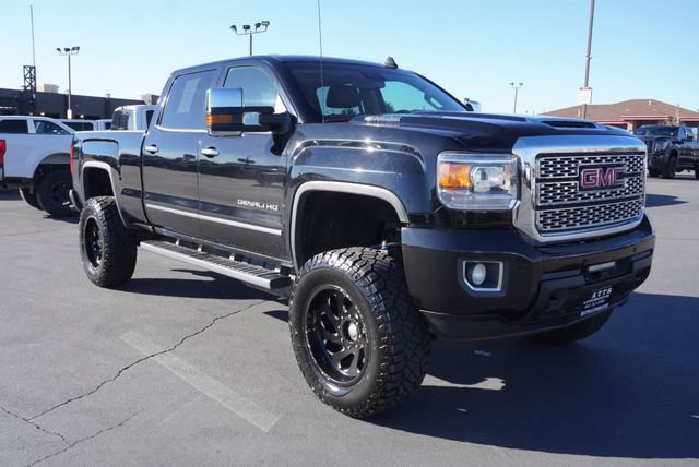 Used 2018 GMC Sierra 3500 Denali AWD/4WD image 14