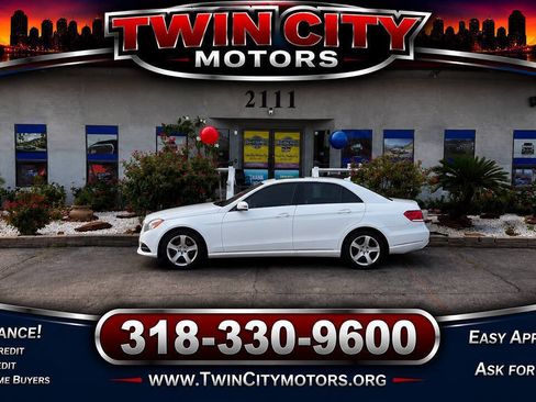 Used 2016 Mercedes-Benz E 350 4MATIC Sedan image 2