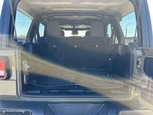 Used 2025 Jeep Wrangler Unlimited Sport AWD/4WD image 9
