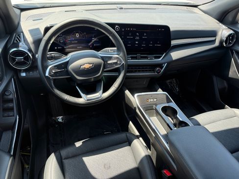 Used 2025 Chevrolet Equinox LT w/ Convenience Package II AWD/4WD image 15