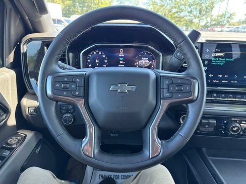 Used 2026 Chevrolet Silverado 2500 ZR2 AWD/4WD image 33