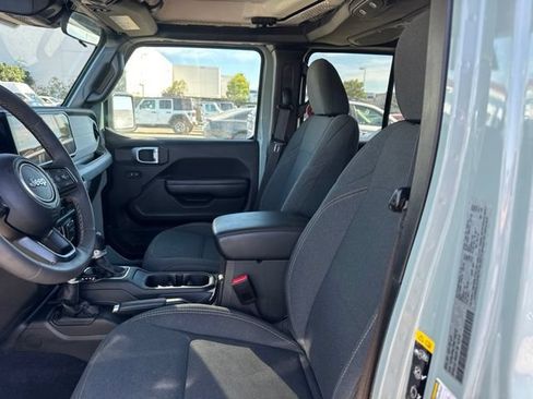 Used 2024 Jeep Wrangler Unlimited w/ Convenience Group AWD/4WD image 9