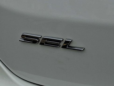 Used 2022 Ford Edge SEL w/ Convenience Package AWD/4WD image 30