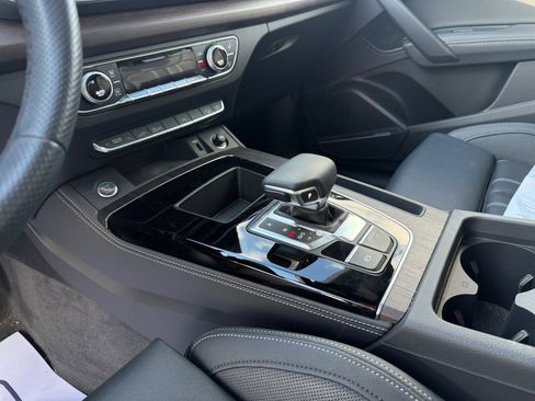 Used 2024 Audi Q5 e Premium Plus w/ Premium Plus Package image 13