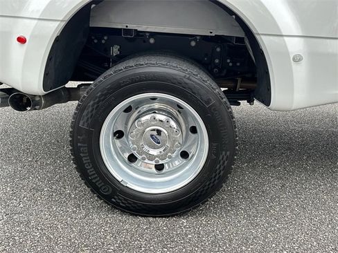 Used 2024 Ford F450 Platinum w/ FX4 Off-Road Package image 17