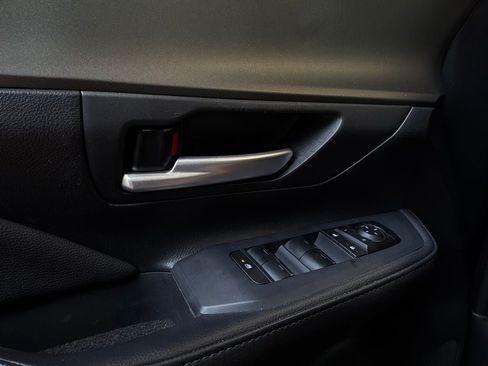 Used 2025 Toyota Grand Highlander FWD image 23