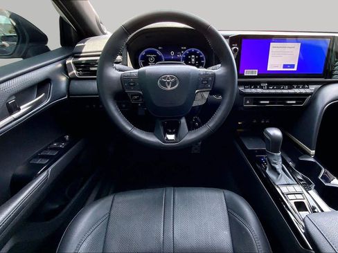 Used 2025 Toyota Camry XSE w/ Premium Plus Package FWD image 5