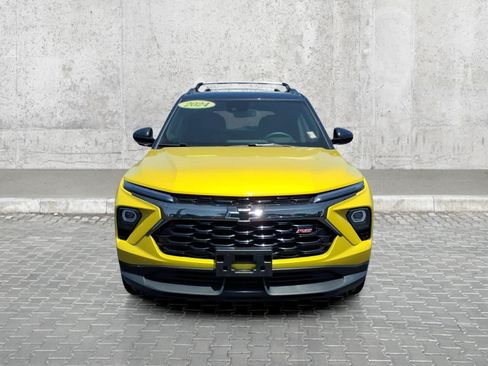 Used 2024 Chevrolet TrailBlazer RS w/ Convenience Package AWD/4WD image 3
