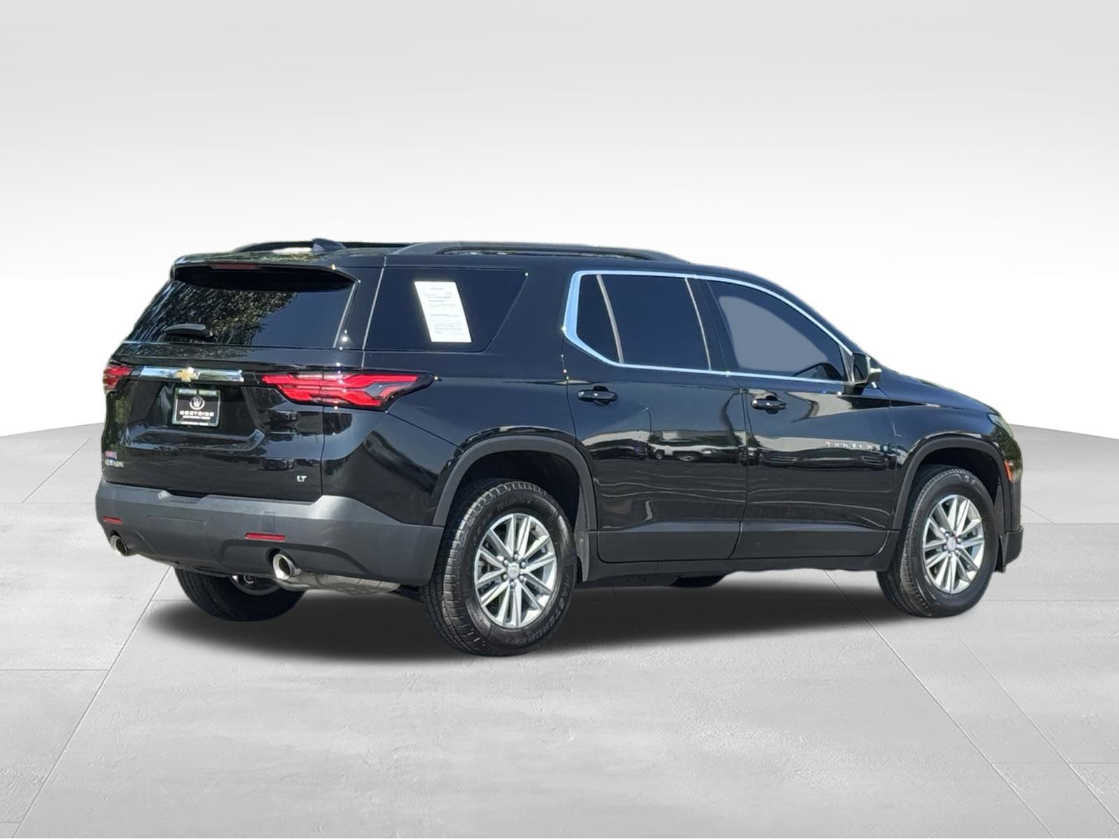 Used 2023 Chevrolet Traverse LT FWD image 4