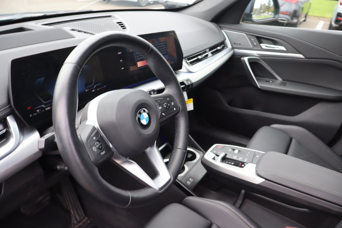 Used 2026 BMW X1 xDrive28i w/ Technology Package AWD/4WD image 11