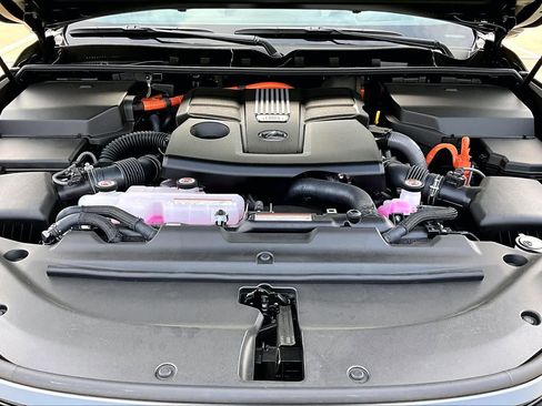 New 2026 Lexus LX 700h Luxury image 16