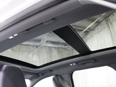 Used 2022 Lincoln Corsair AWD w/ Premium Package image 22