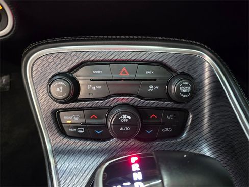Used 2015 Dodge Challenger SXT Plus image 23