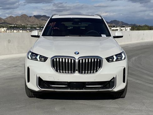 Used 2024 BMW X5 sDrive40i w/ Executive Package image 2