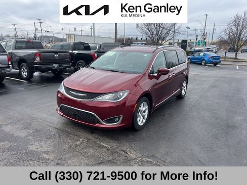 Used 2017 Chrysler Pacifica Touring-L Plus w/ Advanced Safetytec Group image 2