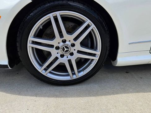 Used 2010 Mercedes-Benz E 550 Coupe image 30