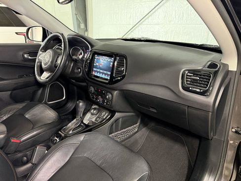Used 2018 Jeep Compass Limited w/ Navigation Group AWD/4WD image 22