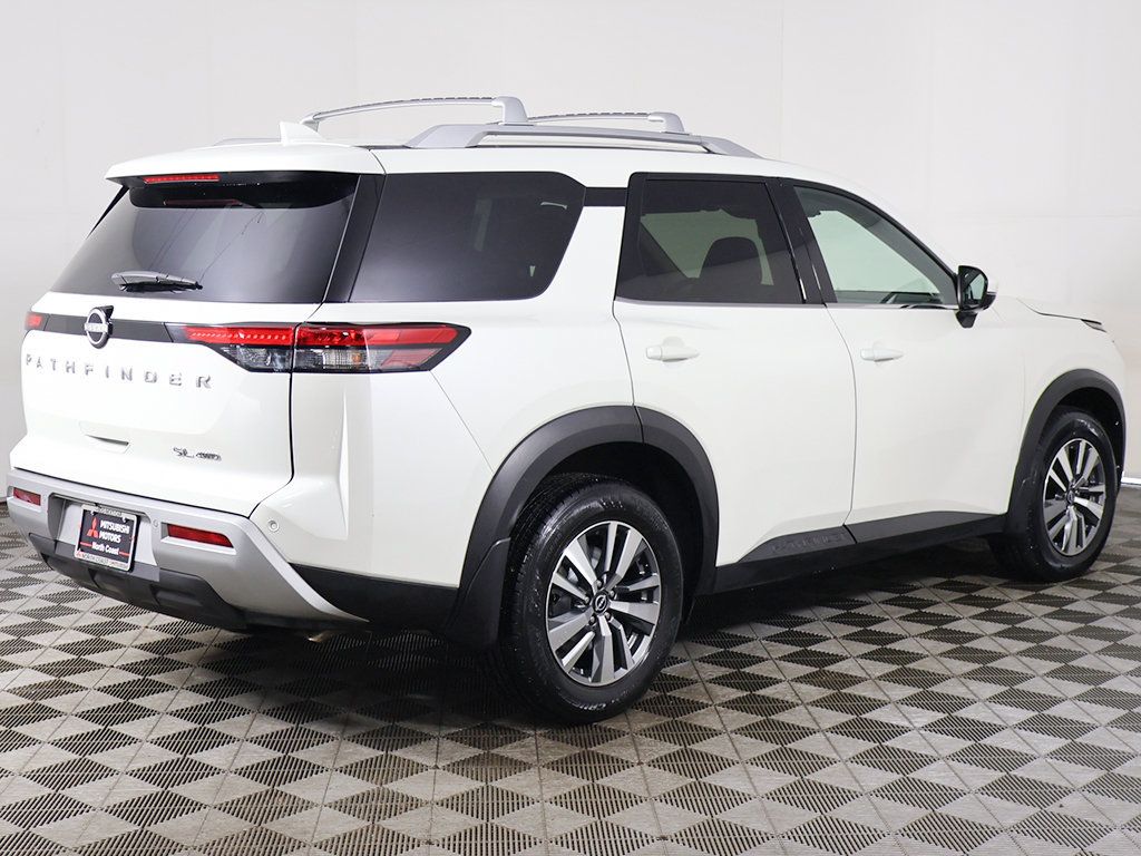 Used 2024 Nissan Pathfinder SL AWD/4WD image 12