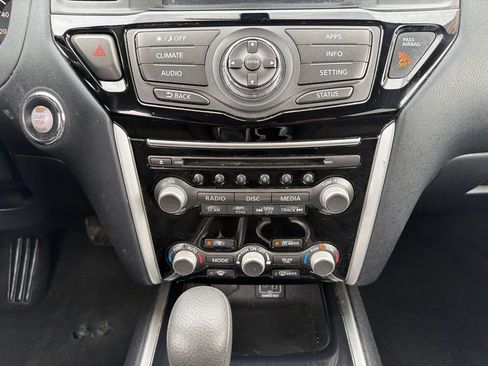 Used 2020 Nissan Pathfinder S FWD image 18