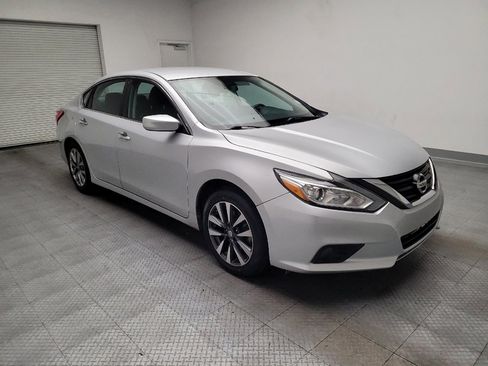 Used 2017 Nissan Altima 2.5 SV FWD image 13