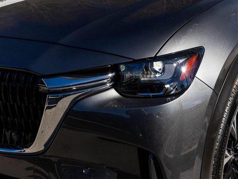 Used 2024 MAZDA CX-90 Plug-In Hybrid w/ Premium Pkg image 39