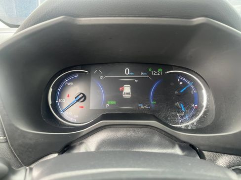 Used 2025 Toyota RAV4 XLE AWD/4WD image 29