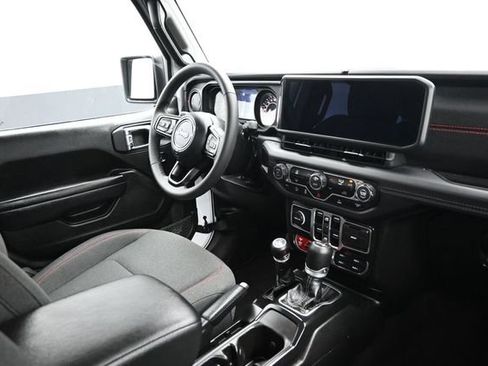 Used 2026 Jeep Wrangler Unlimited Rubicon AWD/4WD image 11