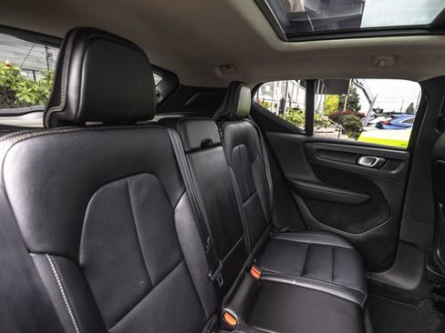 Used 2019 Volvo XC40 T5 Momentum AWD/4WD image 29