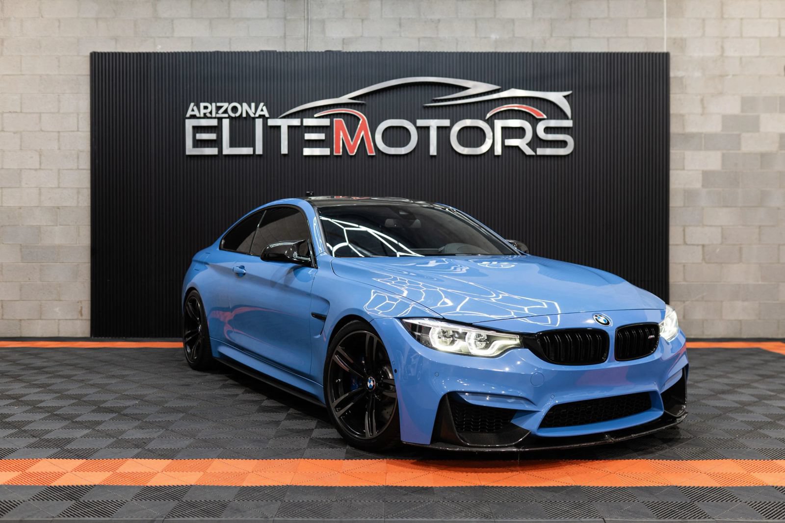 Used 2018 BMW M4 Coupe RWD image 2