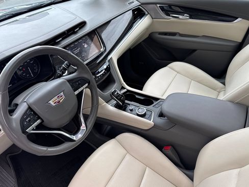 Certified 2021 Cadillac XT6 Premium Luxury w/ LPO, Radiant Package AWD/4WD image 10