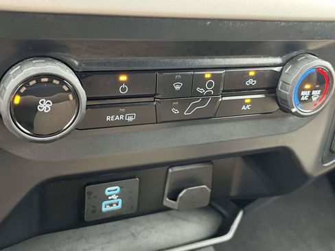 Used 2023 Ford F150 XLT AWD/4WD image 23