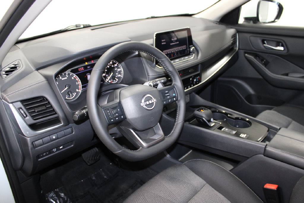 Used 2026 Nissan Rogue SV w/ Cold Weather Package FWD image 14