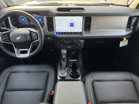 New 2025 Ford Bronco Outer Banks image 6