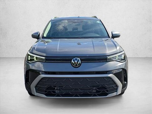 New 2025 Volkswagen Taos SE image 8