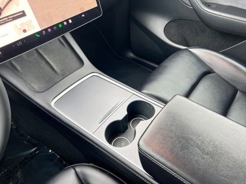 Used 2023 Tesla Model Y Performance image 27