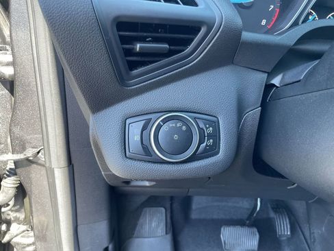 Used 2015 Ford Escape SE image 18