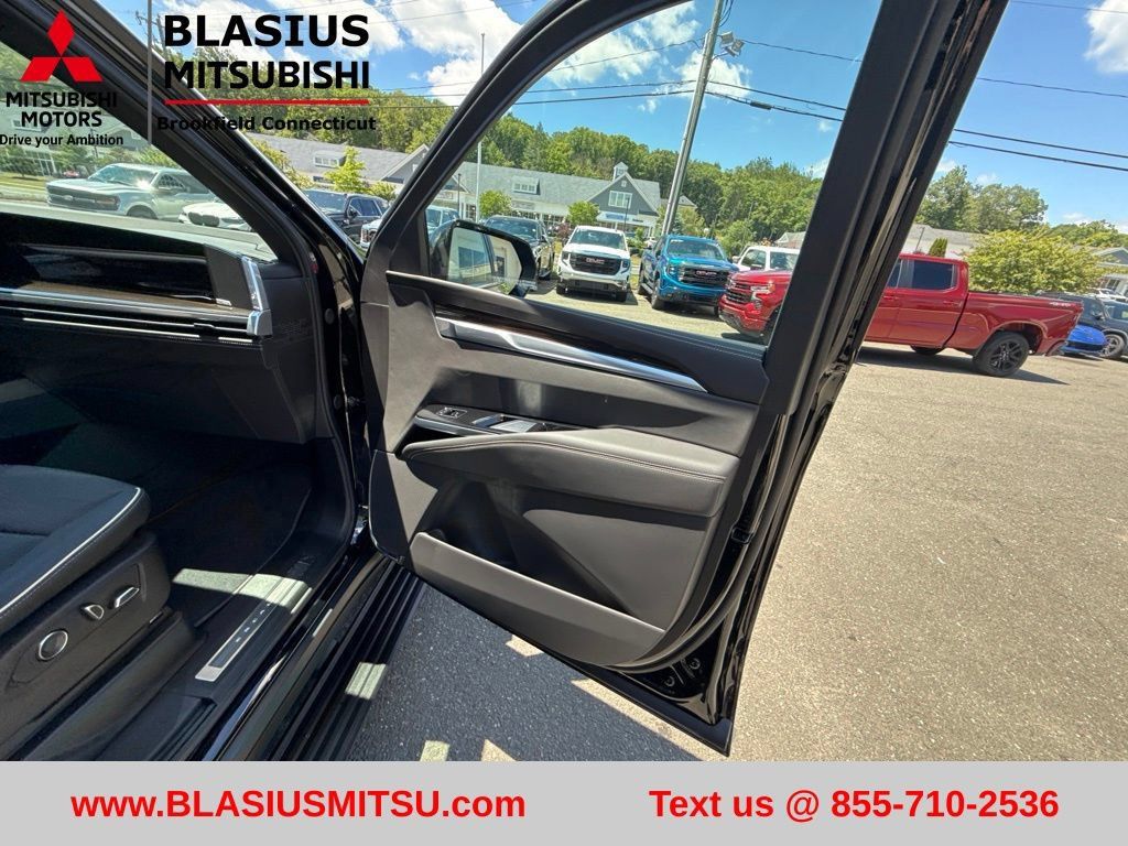 Used 2026 Cadillac Escalade Luxury AWD/4WD image 56