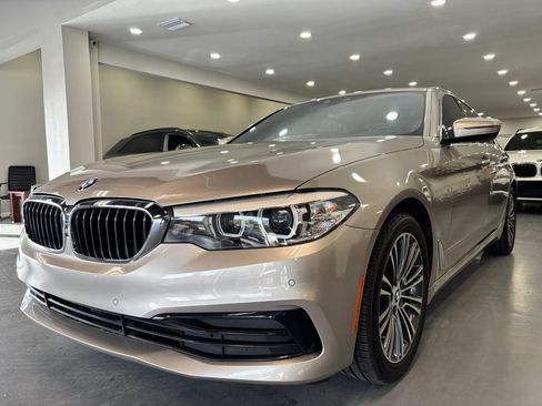Used 2019 BMW 530i w/ Convenience Package RWD image 3