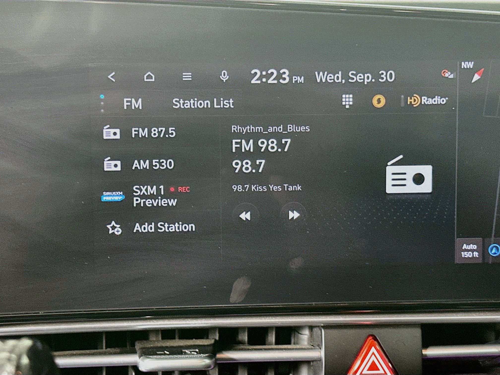 Used 2023 Hyundai Elantra Limited FWD image 19