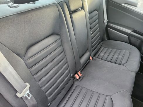 Used 2016 Ford Fusion SE image 22