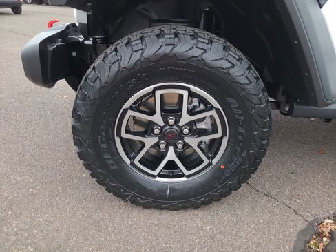 New 2026 Jeep Wrangler Rubicon AWD/4WD image 16