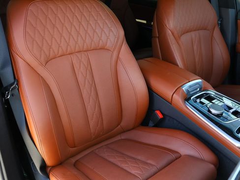 Used 2025 BMW X7 M60i image 20