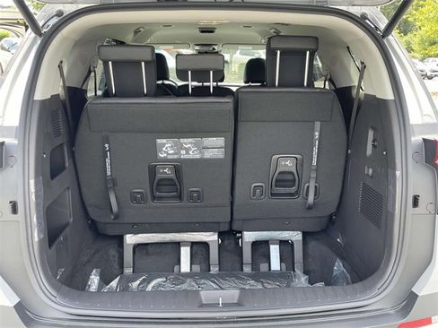 New 2026 Kia Carnival EX image 19