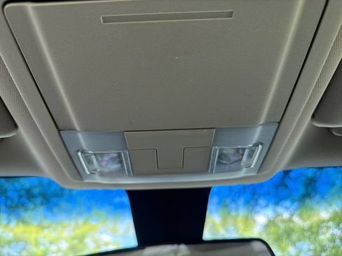 Used 2015 Ford Taurus SE FWD image 20